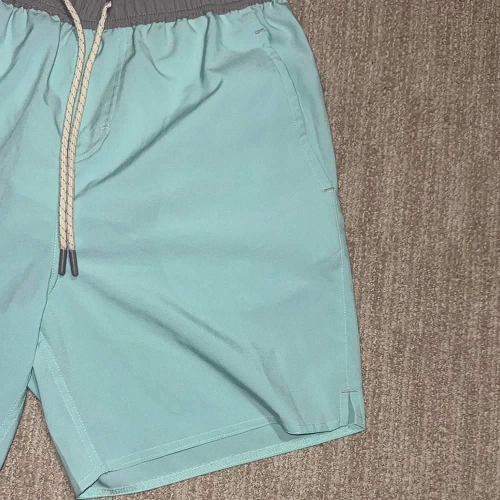 Laguna Men Size S Turquoise 6 Inch Inseam Lined Hybrid Shorts Swim Athletic